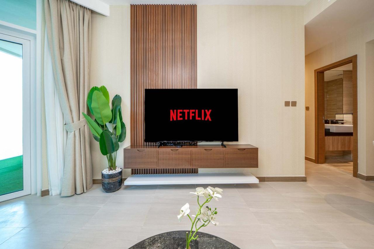 Impressive 2BR Apt with Premium - 5