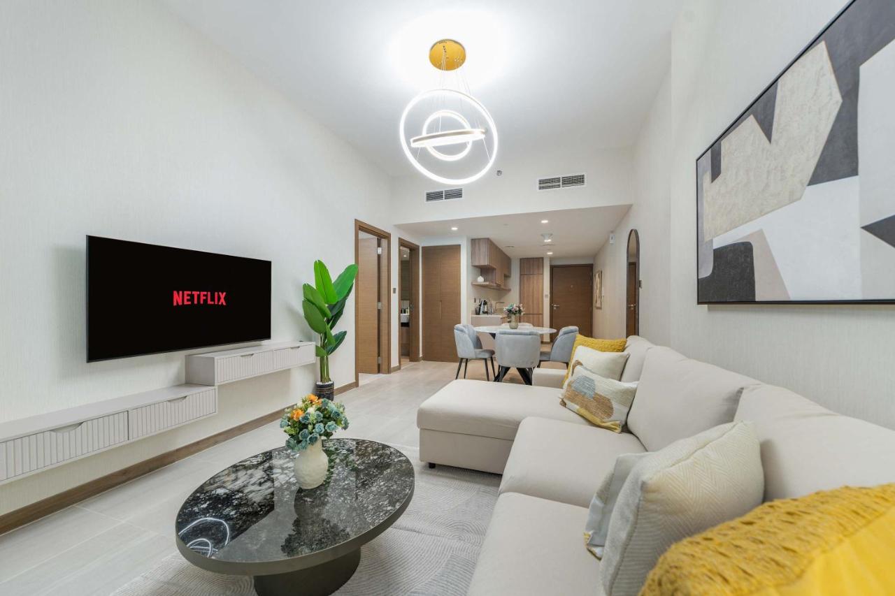 Chic 1BR at the Canal Business Bay - 2