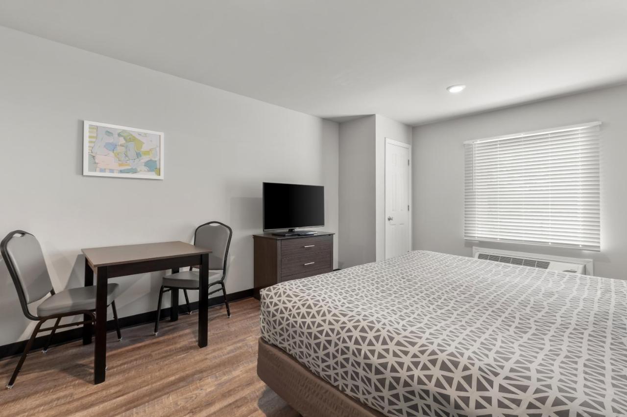 Savannah Suites Atlanta Airport — photo 16