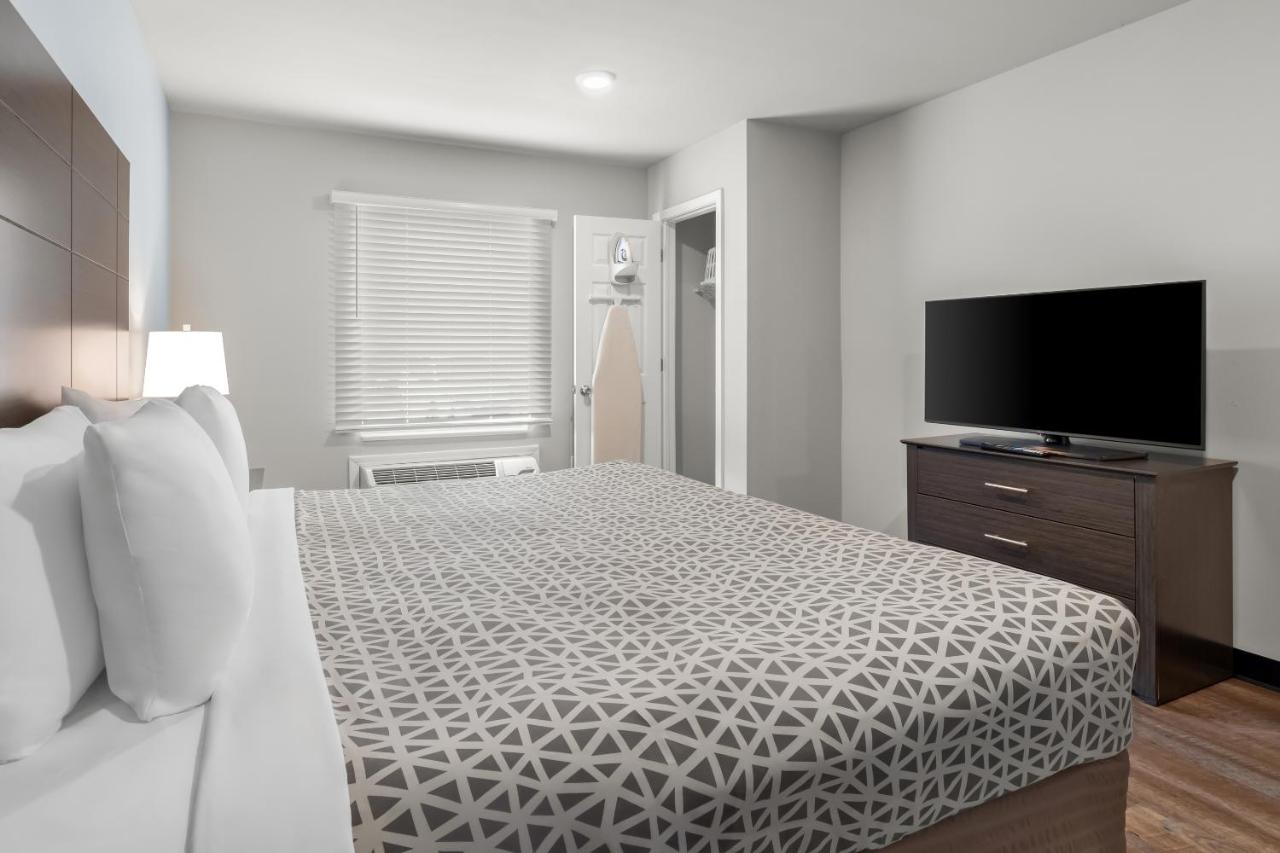 Savannah Suites Atlanta Airport — photo 18