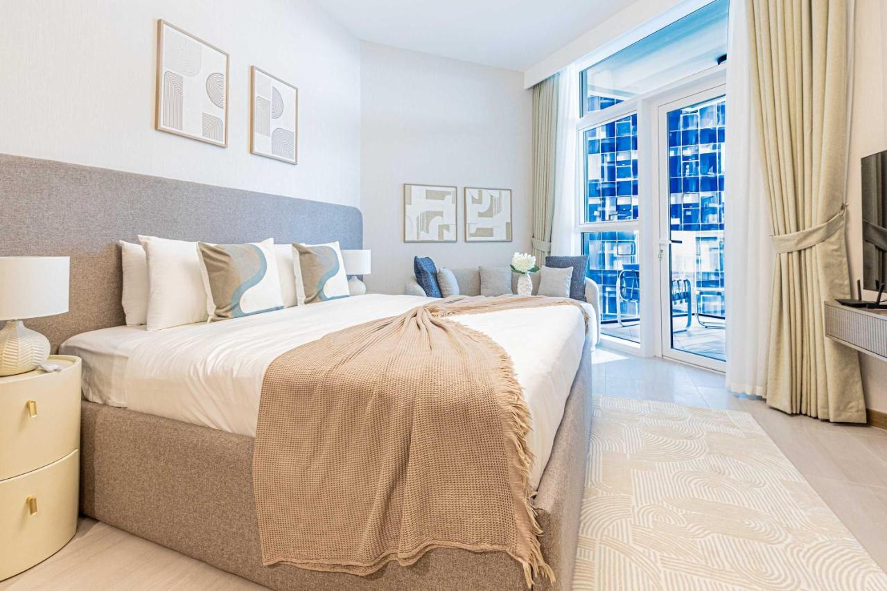 Minimalist Luxe Studio in the City