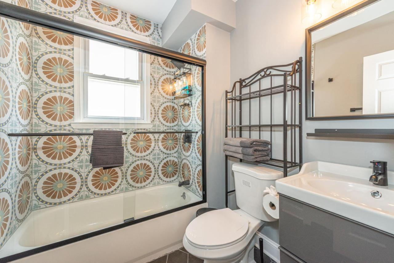 Private 3BR Home Driveway Parking 15 min to NYC - 3