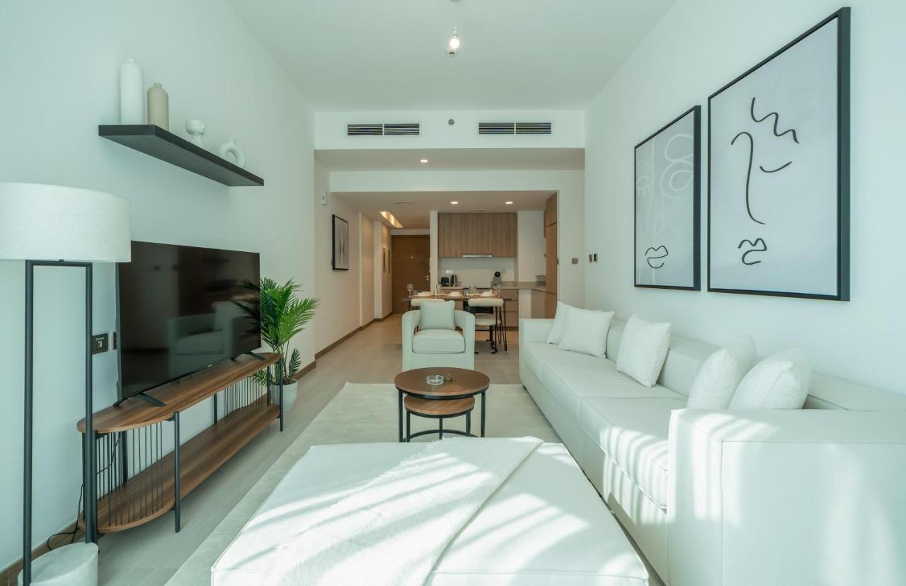 Elegant High Floor 2BR Furnished Urban Oasis - 3