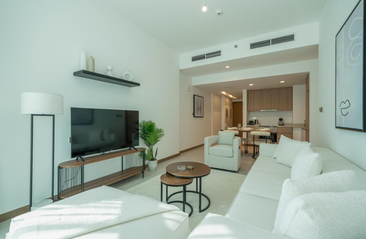 Elegant High Floor 2BR Furnished Urban Oasis - 4