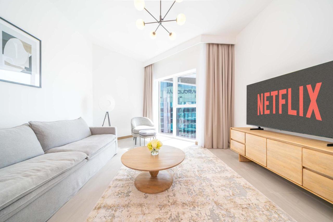 Stunning 2BR Apt High-Floor Breathtaking Views - 2