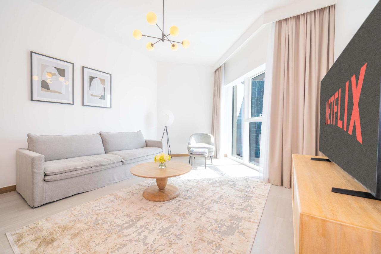 Stunning 2BR Apt High-Floor Breathtaking Views - 3