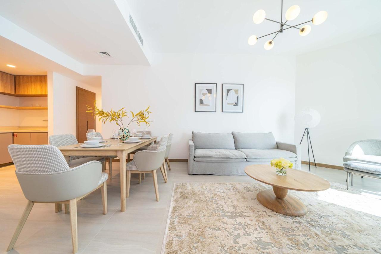 Stunning 2BR Apt High-Floor Breathtaking Views - 4