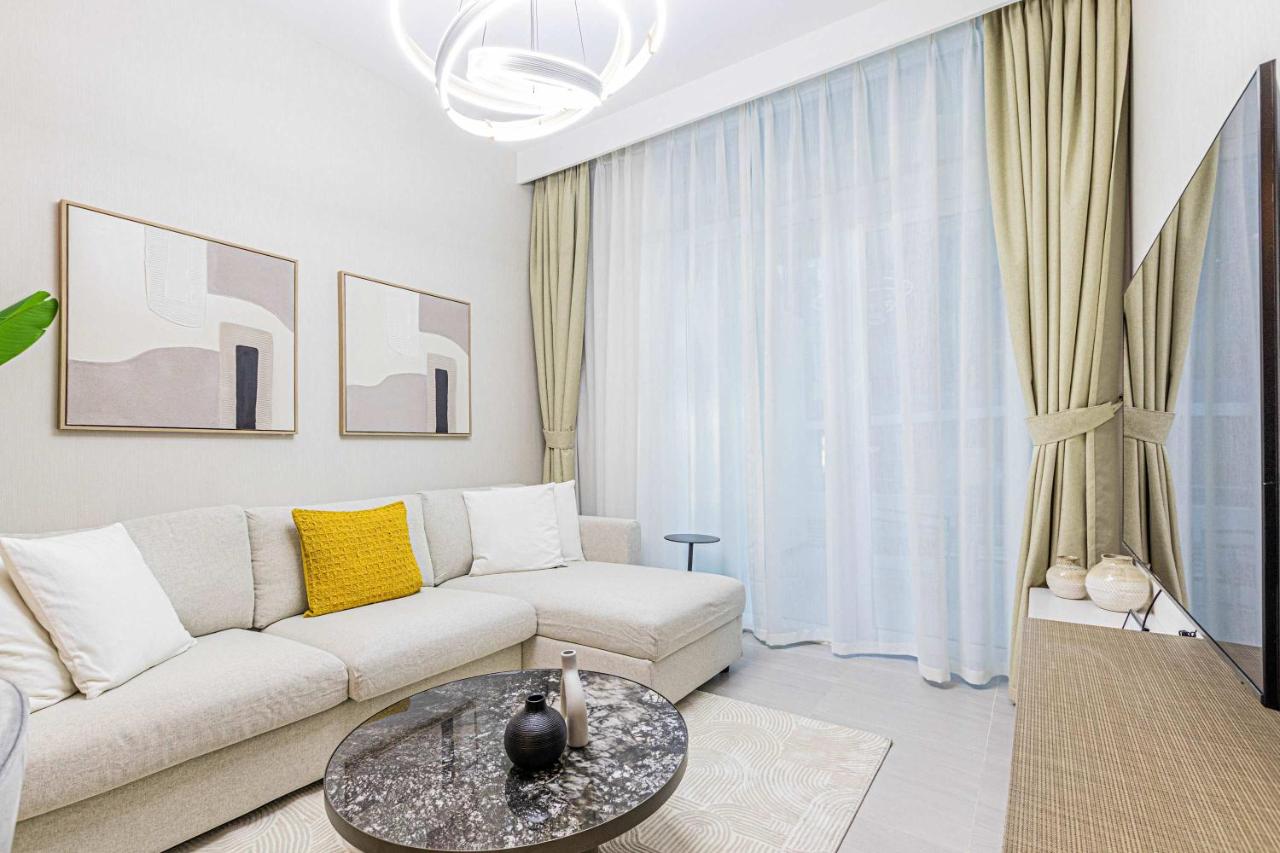 Modern Luxury 1BR Apt with Canal Panorama