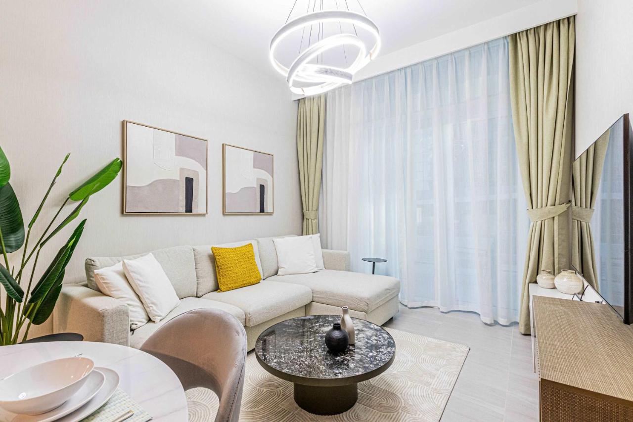 Modern Luxury 1BR Apt with Canal Panorama - 3