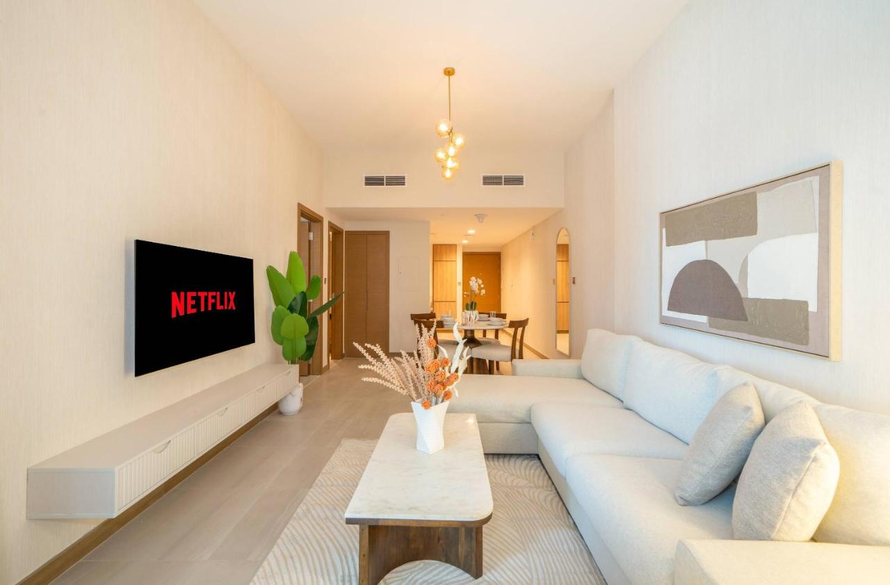 Stylish 1BR Luxury Stay Ideal for 5 Guests - 3