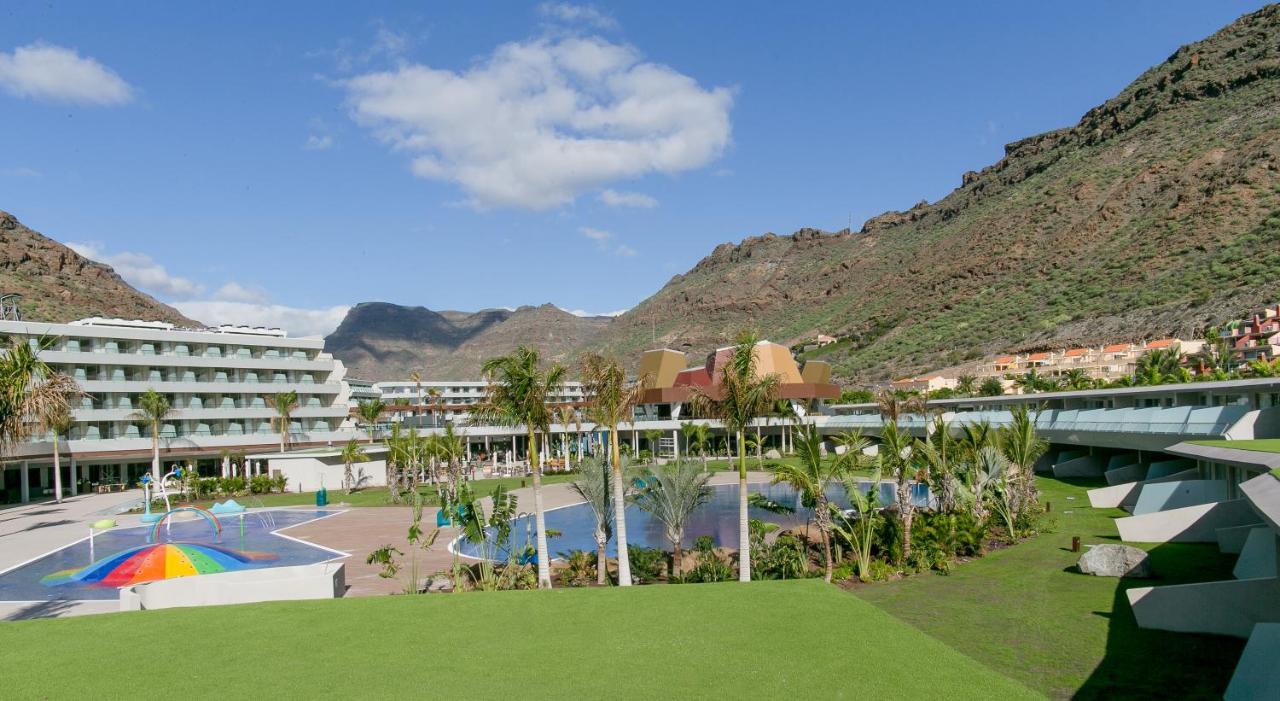 Heated swimming pool: Radisson Blu Resort & Spa, Gran Canaria Mogan