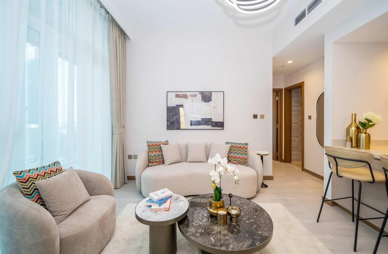 Cozy Luxury 1BR Apt in Business Bay - 2