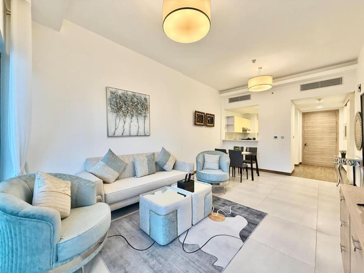 High-Floor 1BR with Burj Khalifa View SOL BAY - 5