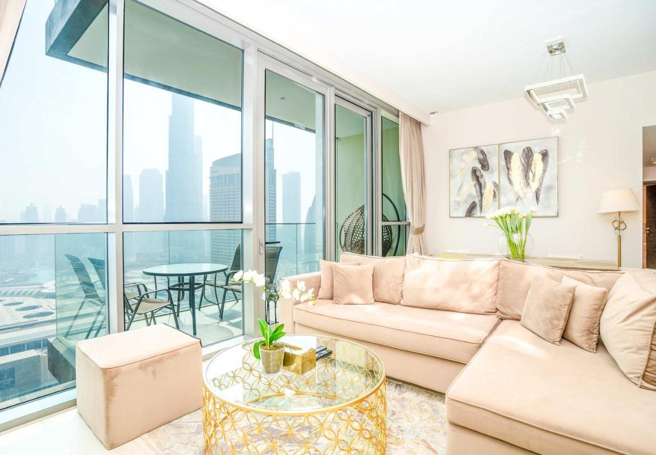 HomesGetaway-Lovely 3BR+Maids Room in Downtown Views