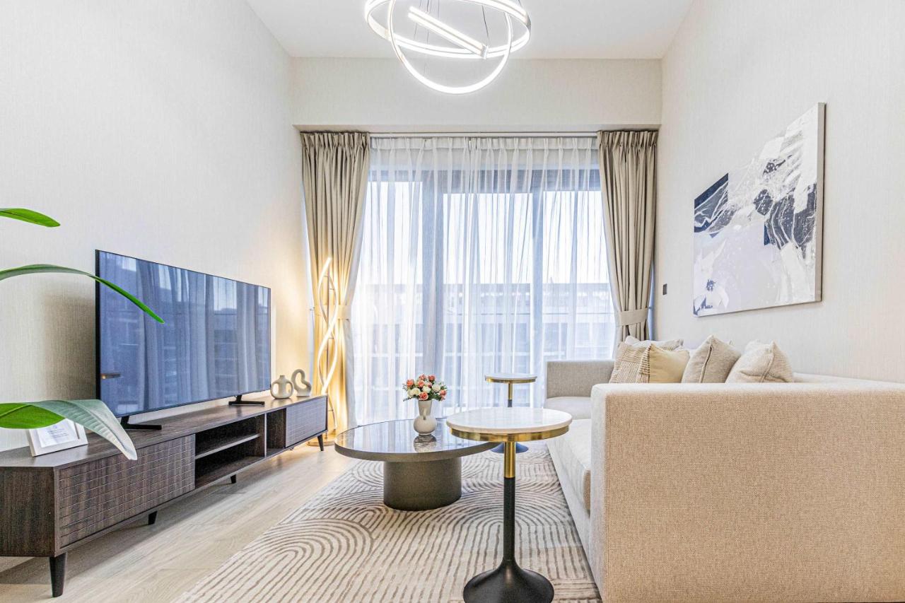 Luxurious 1BR Living in Azizi Riviera 39 - 4