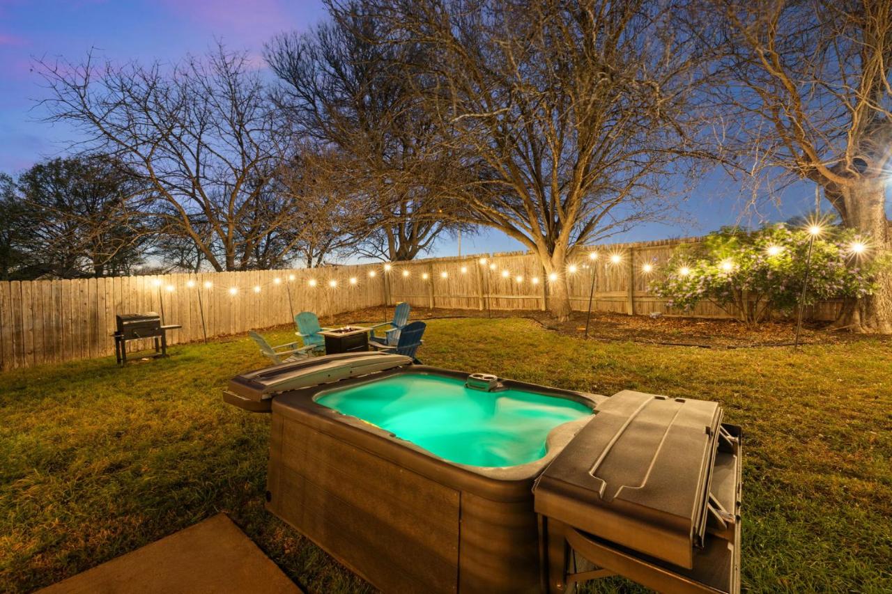 Luxury Austin Retreat I Hot Tub I Fireplace 4BR - 2