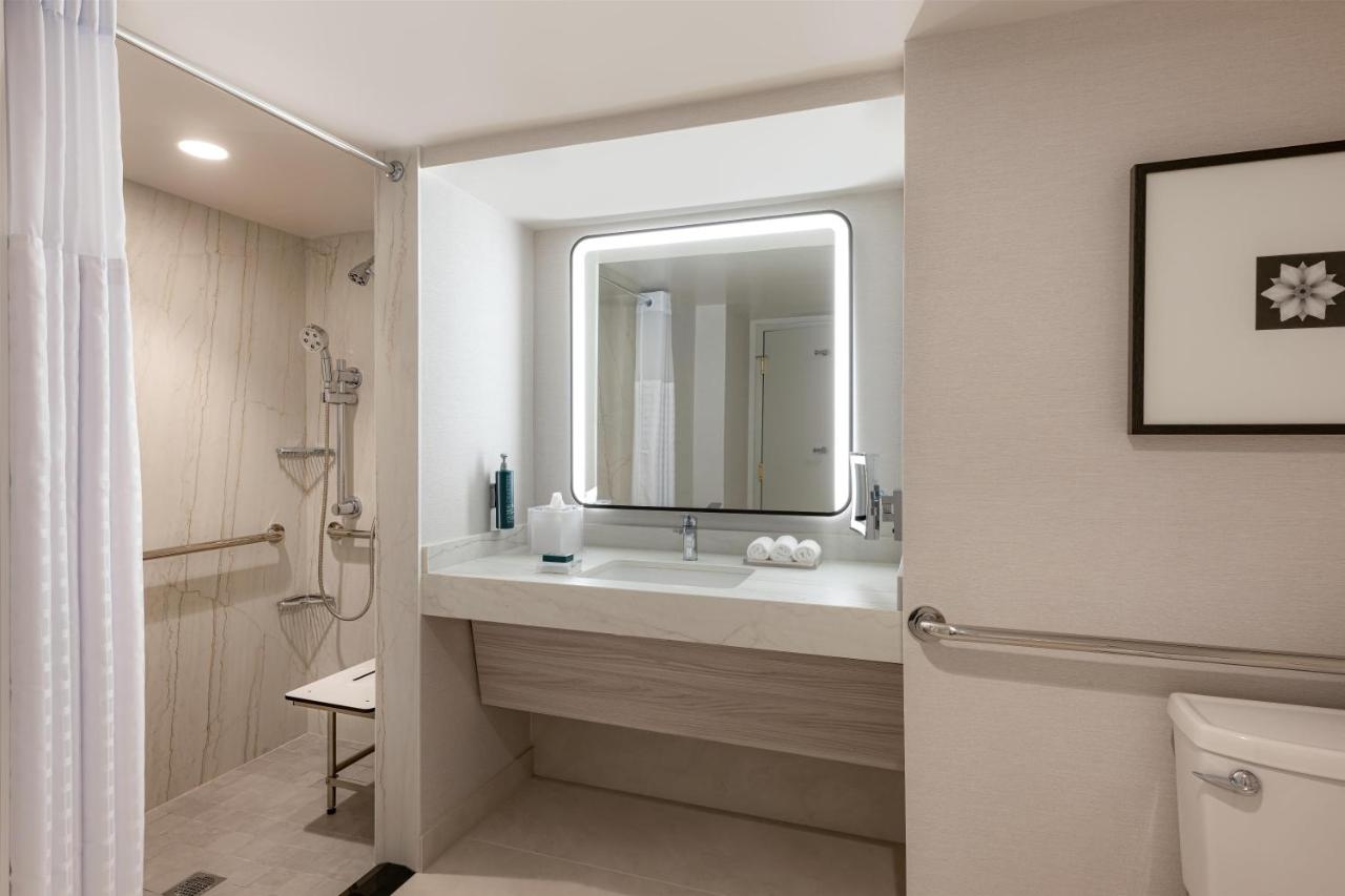 Hilton Los Angeles Airport - 3