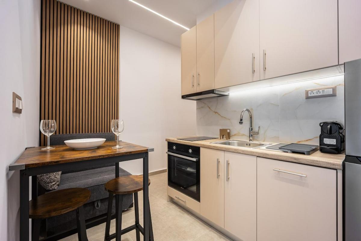 Alpha Aura Central Omonia Apartment - 5