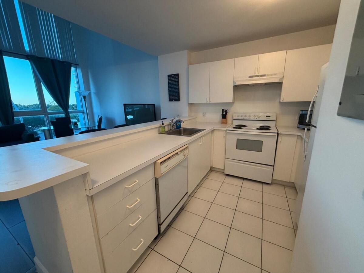 B12 Waterfront 2BR on Collins Bay Views & Sunset - 3