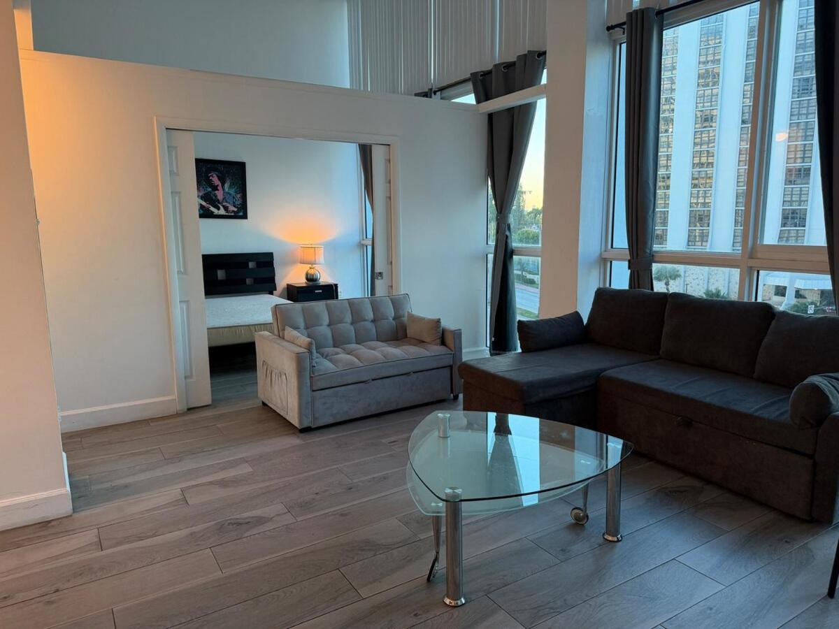 B12 Waterfront 2BR on Collins Bay Views & Sunset - 2