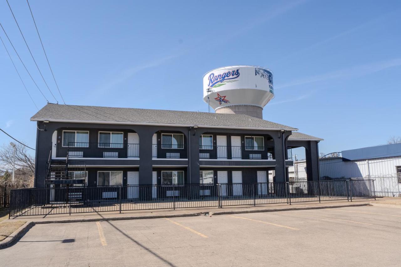 Executive Inn of Arlington, Near AT&T Stadium — photo 21