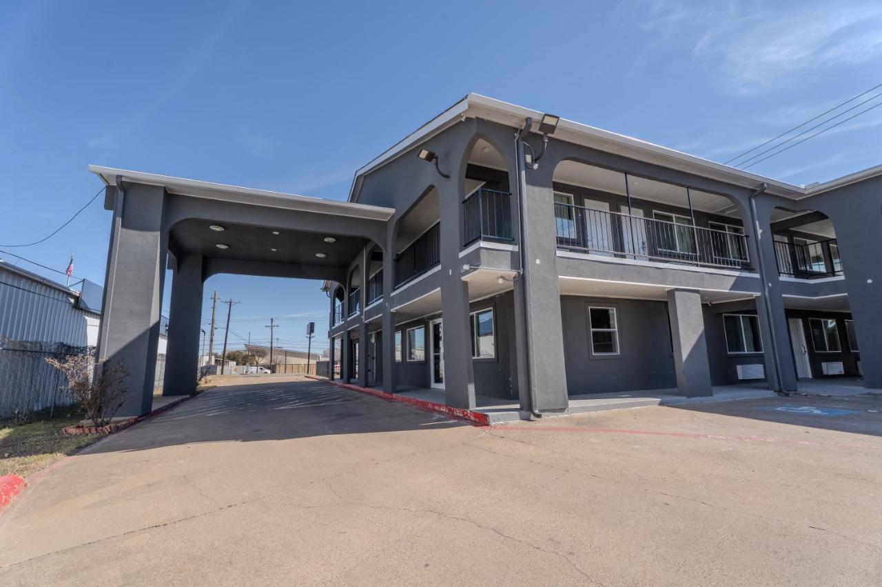 Executive Inn of Arlington, Near AT&T Stadium — photo 22