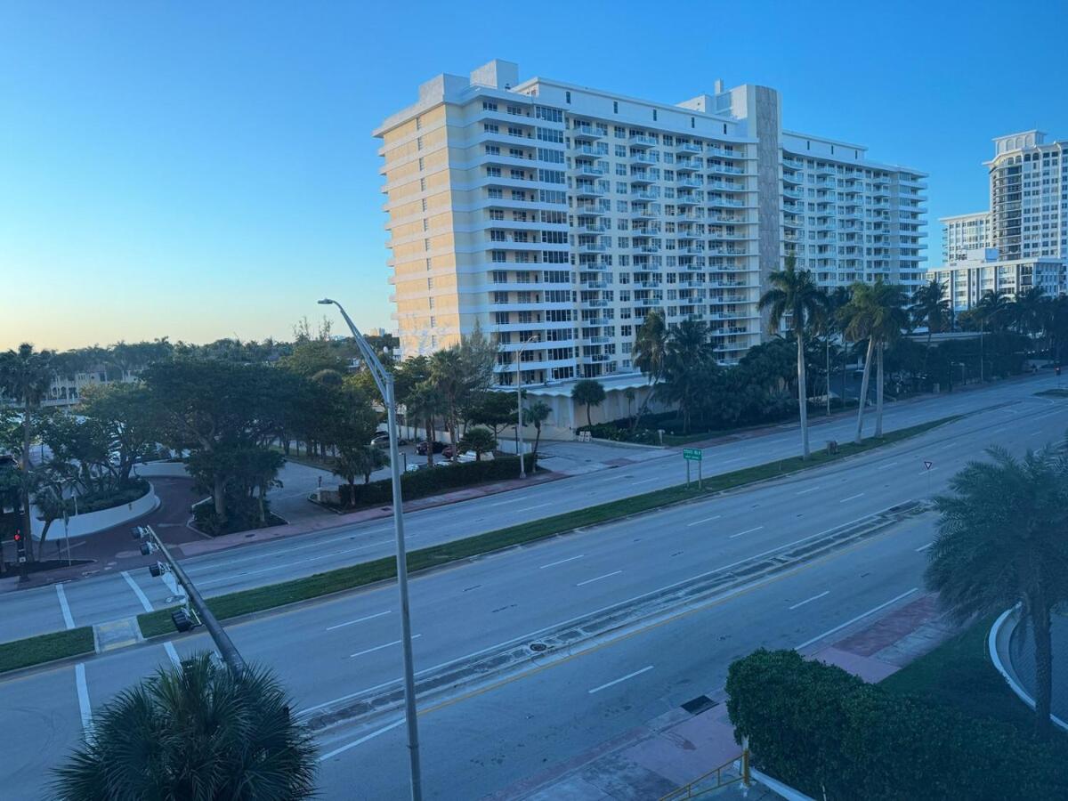 B12 Waterfront 2BR on Collins Bay Views & Sunset - 4