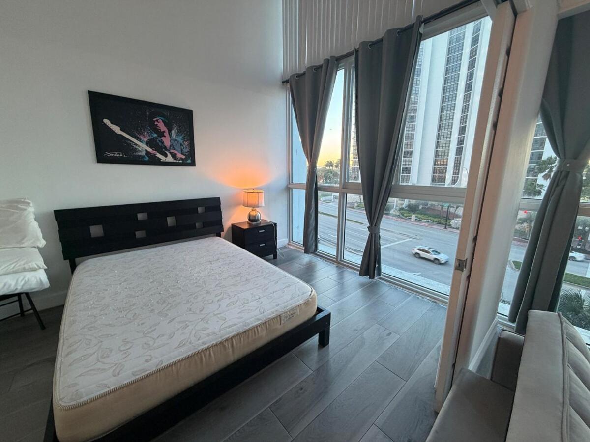 B12 Waterfront 2BR on Collins Bay Views & Sunset - 5