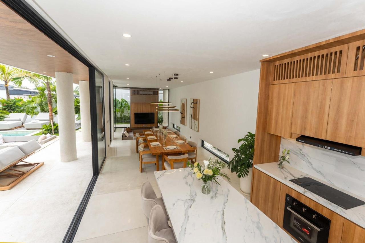 Brand New Villa Crystal Luxury 4BR - Private Pool and Rooftop in Berawa, Canggu - 2