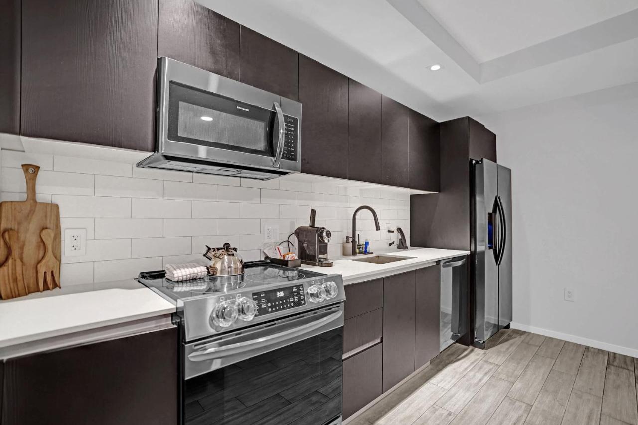 Miami Lux Studio w. Kitchen City and Bay Views - 3