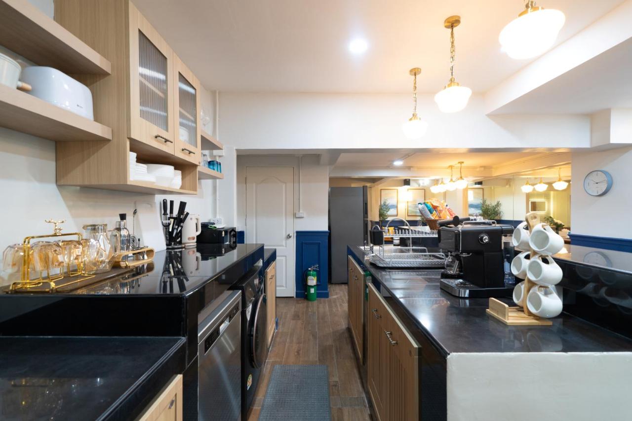 Spacious 8 Bedroom 20 Person Near Patong Beach - 4