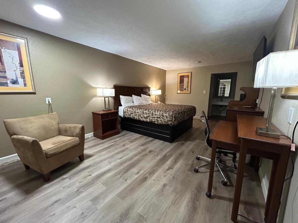 Americana Inn — photo 16