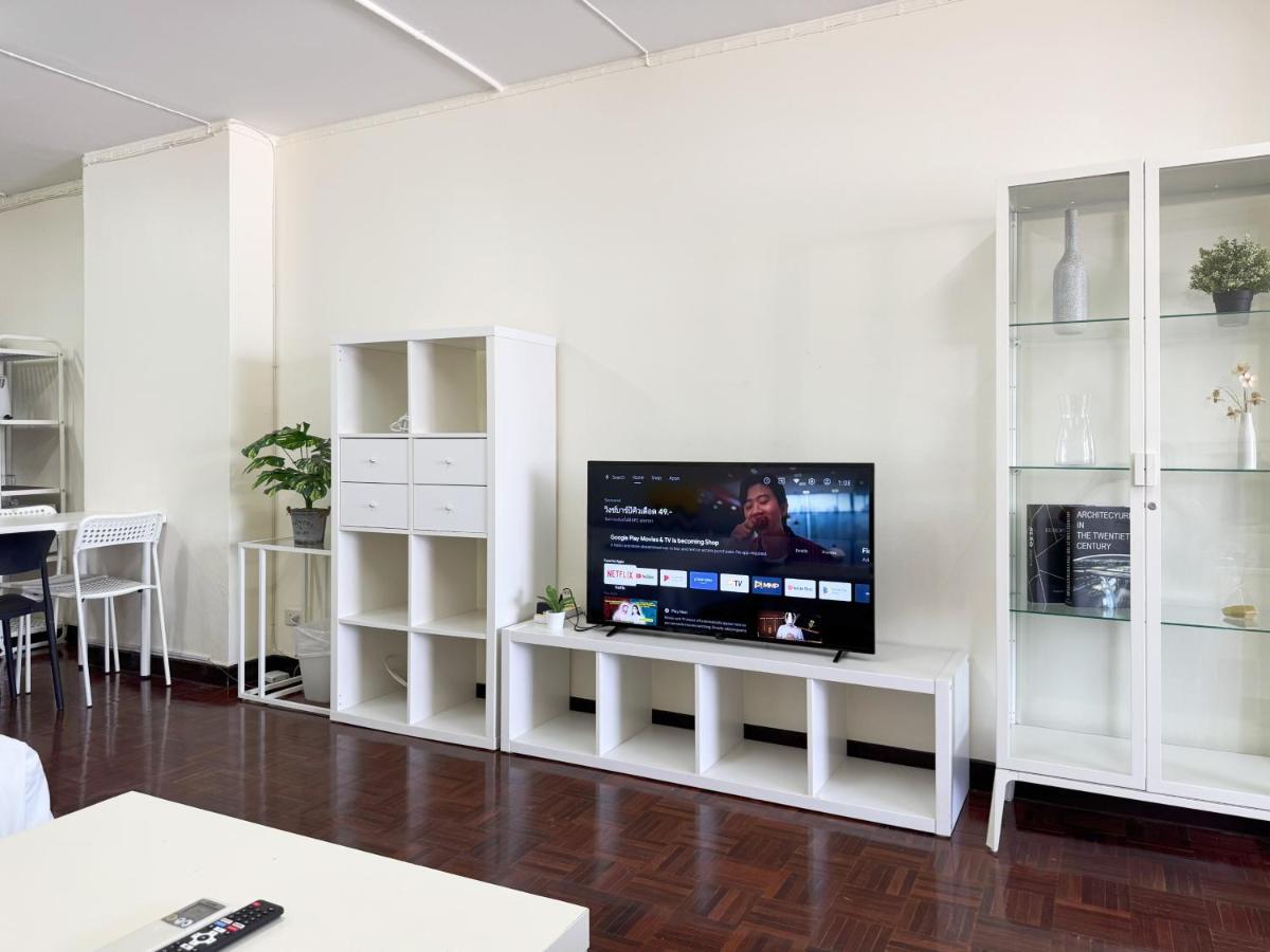 Central 1BR 50sqm Walk to BTS City Center - 5