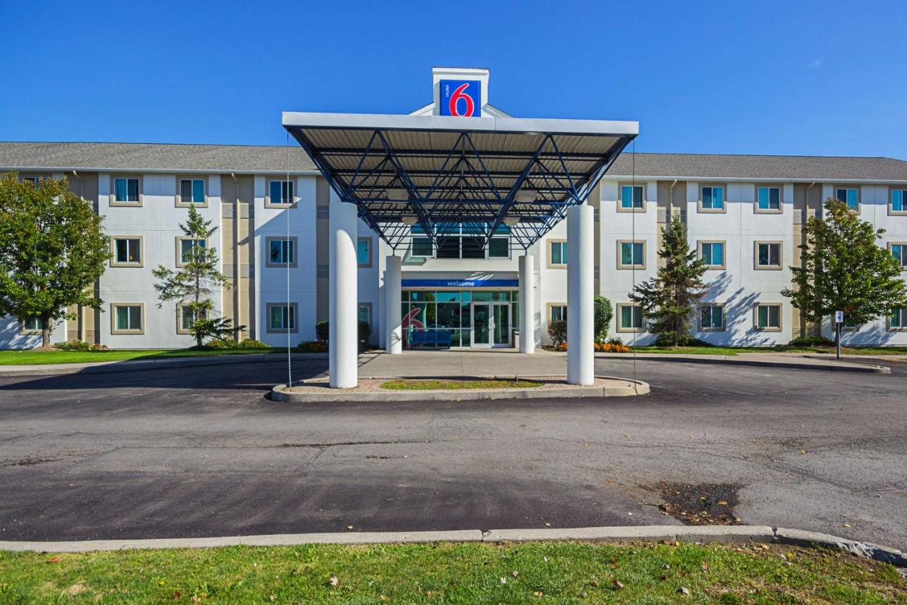 Motel 6-Whitby, ON - Toronto East photo