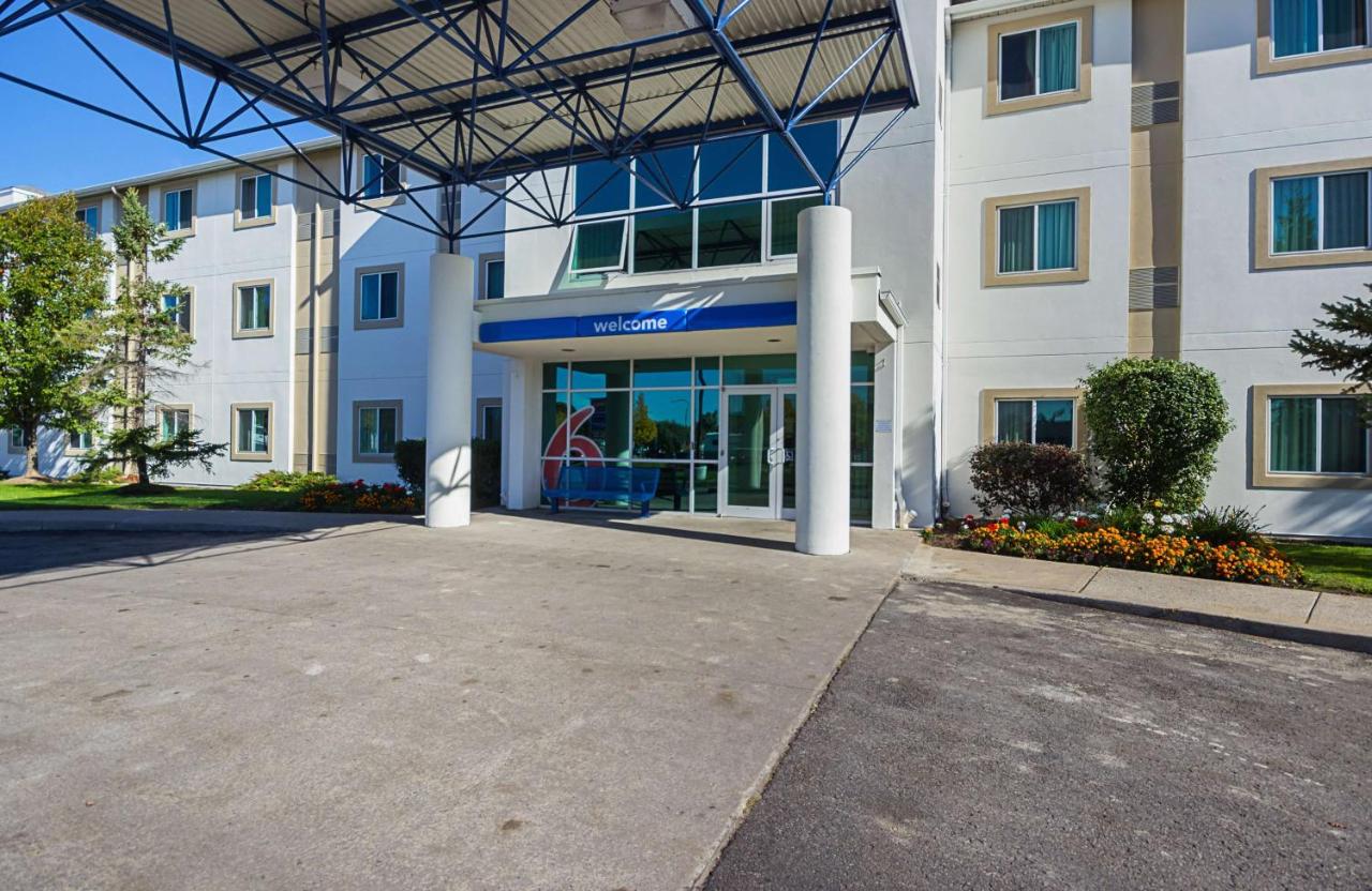Motel 6-Whitby, ON - Toronto East photo