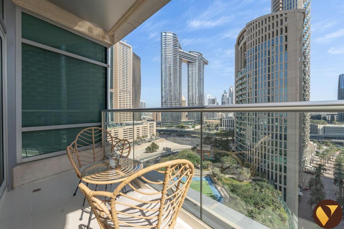 Vogue Vacation Homes, Downtown The Lofts near Burj Khalifa and Dubai mall, Two bedroom Apartment with Balcony and City View, Access to all Amenities - 3