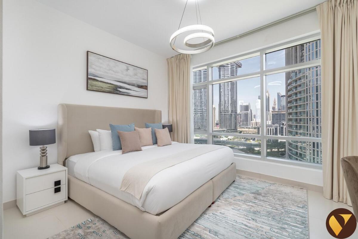 Vogue Vacation Homes, Downtown The Lofts near Burj Khalifa and Dubai mall, Two bedroom Apartment with Balcony and City View, Access to all Amenities - 4