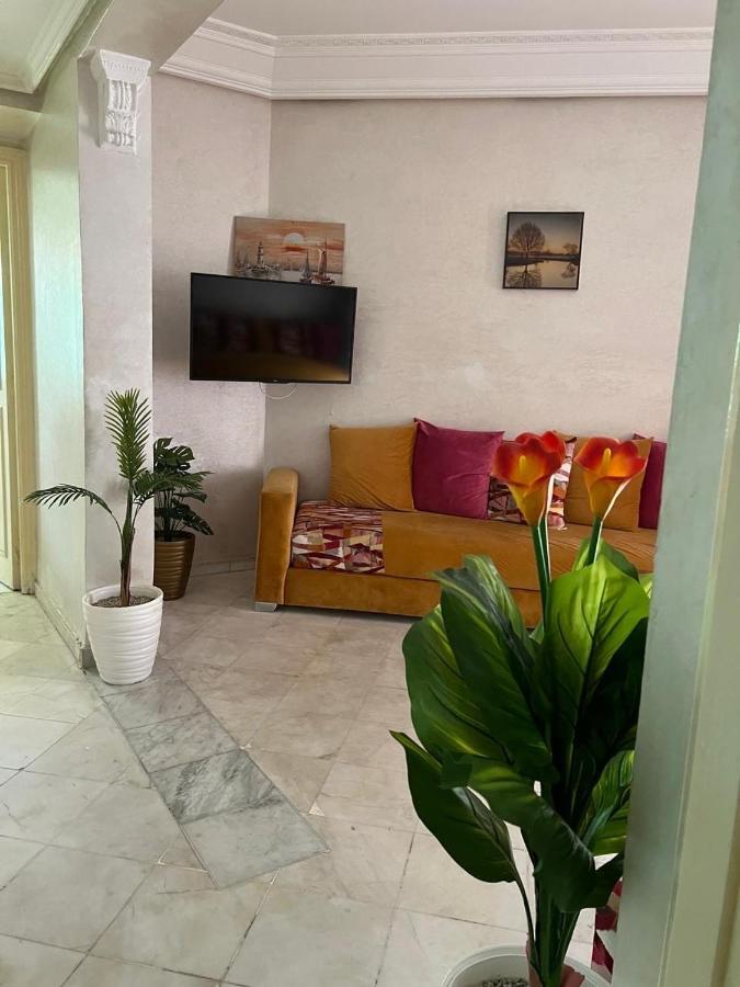 Comfortable Central Apartment Getaway