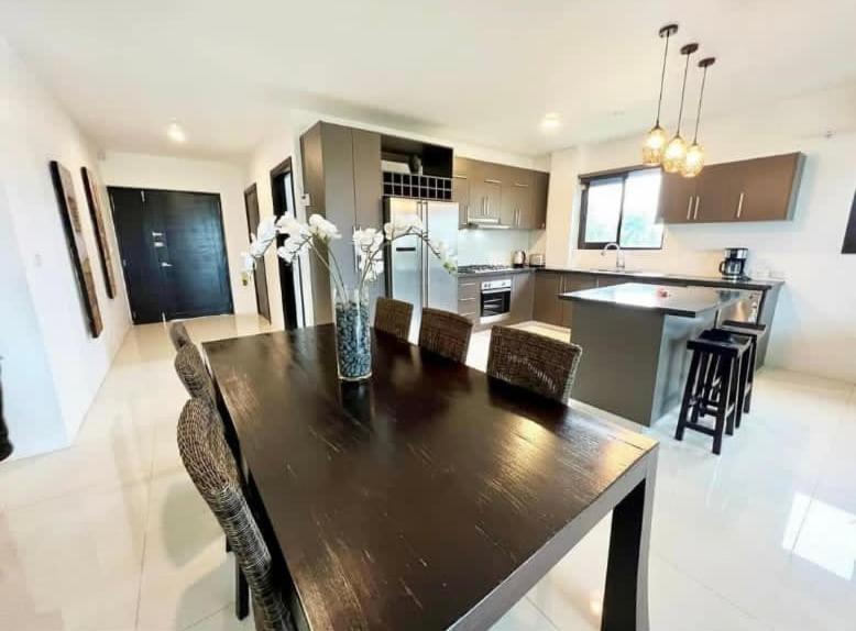 Lomalagi Luxury Apartment - 2 Bedroom x 5 Guests Deluxe - 2