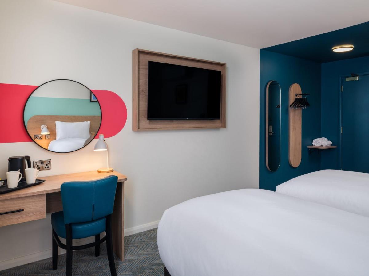 Standard Twin Room with Two Twin Beds