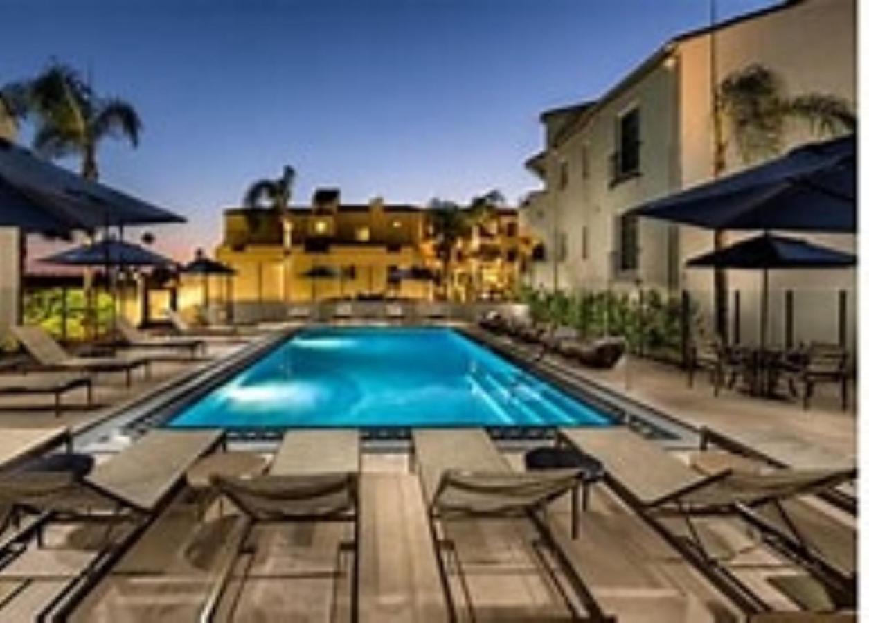 Resort-Style - West Hollywood - Spacious 2BR - 3 Beds - SPA & Parking