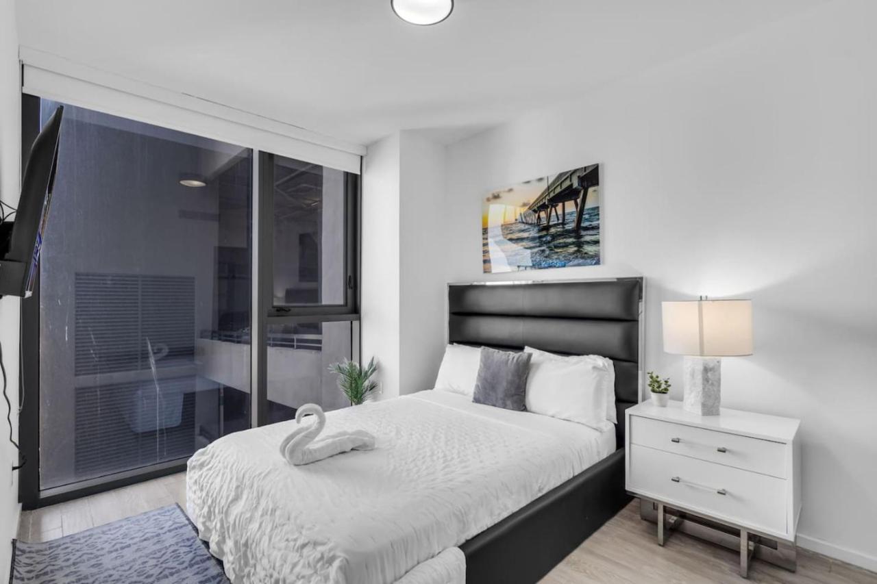 Bayview 2BR Retreat Stunning Views and Pool - 2