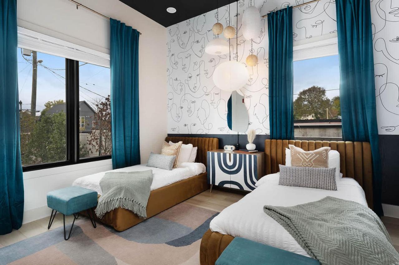 Kays Hideaway - Stylish stay steps to dining - 3