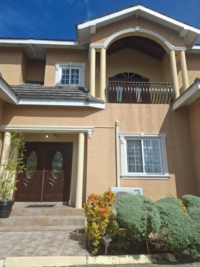 Serene Luxe 3BR Home Family Friendly MoBay Stay
