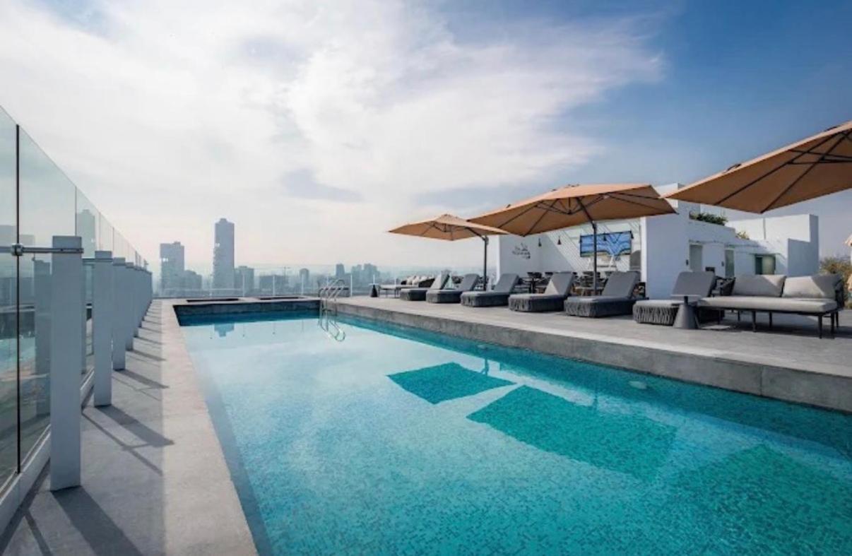 LUXURY Panoramic Sky Pool, Gym & Grill - Portal SA - 4