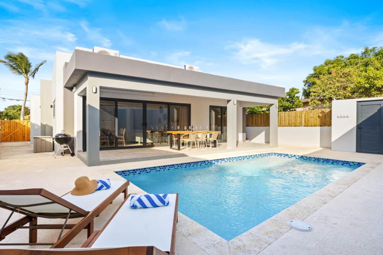Koko Nido – Modern Luxury Pool Villa in Noord
