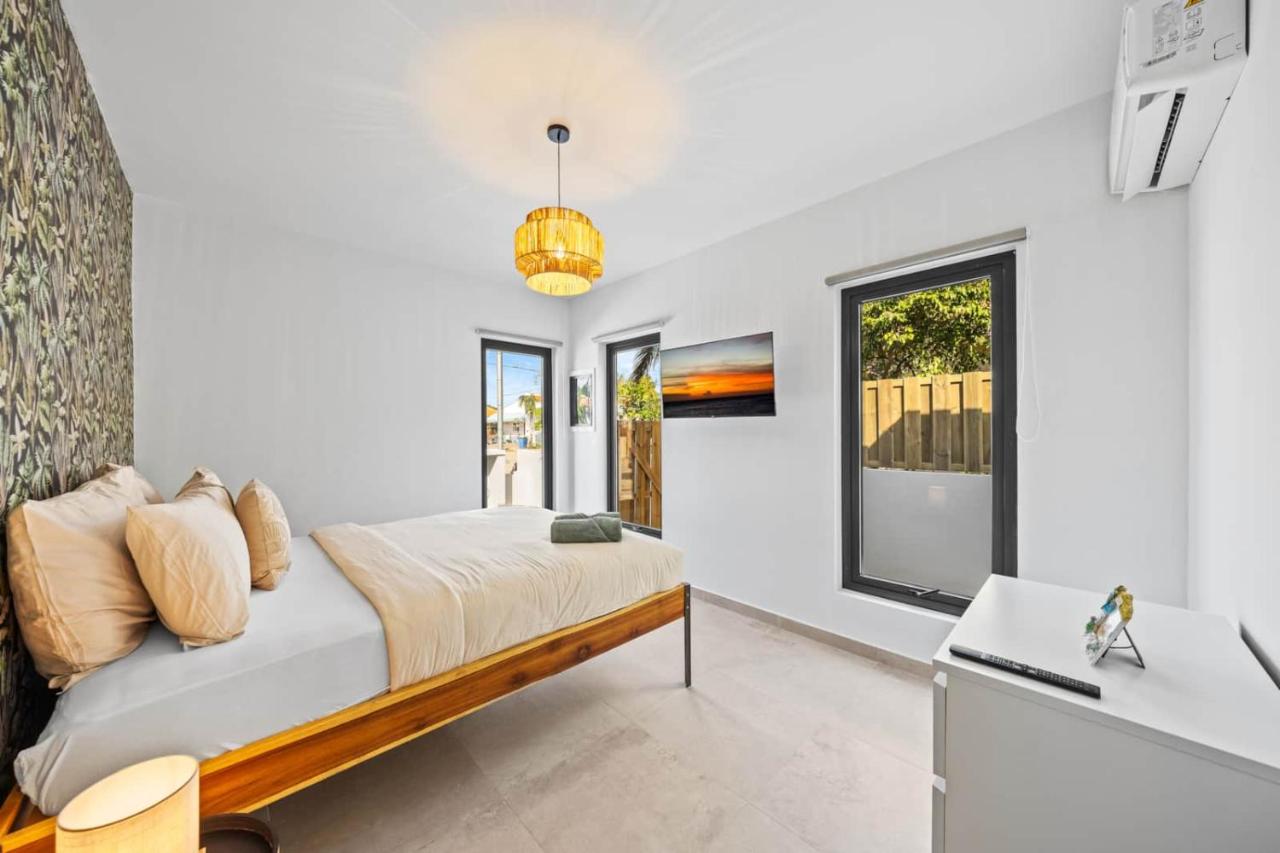 Koko Nido – Modern Luxury Pool Villa in Noord - 4