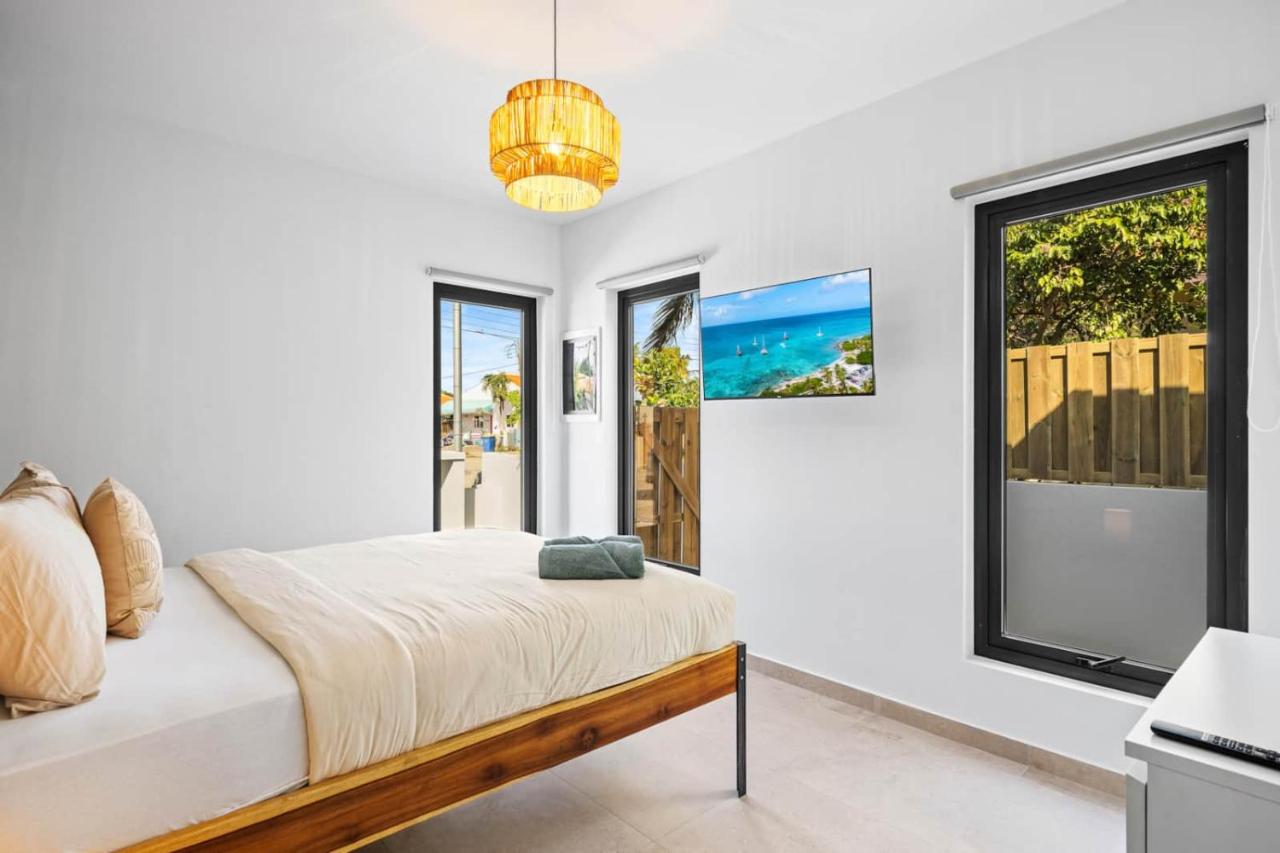 Koko Nido – Modern Luxury Pool Villa in Noord - 5