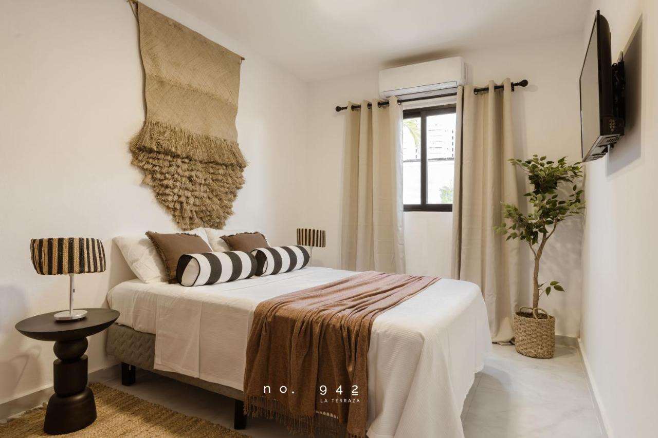 Design 3BR Penthouse with Private Terrace Jacuzzi - 3