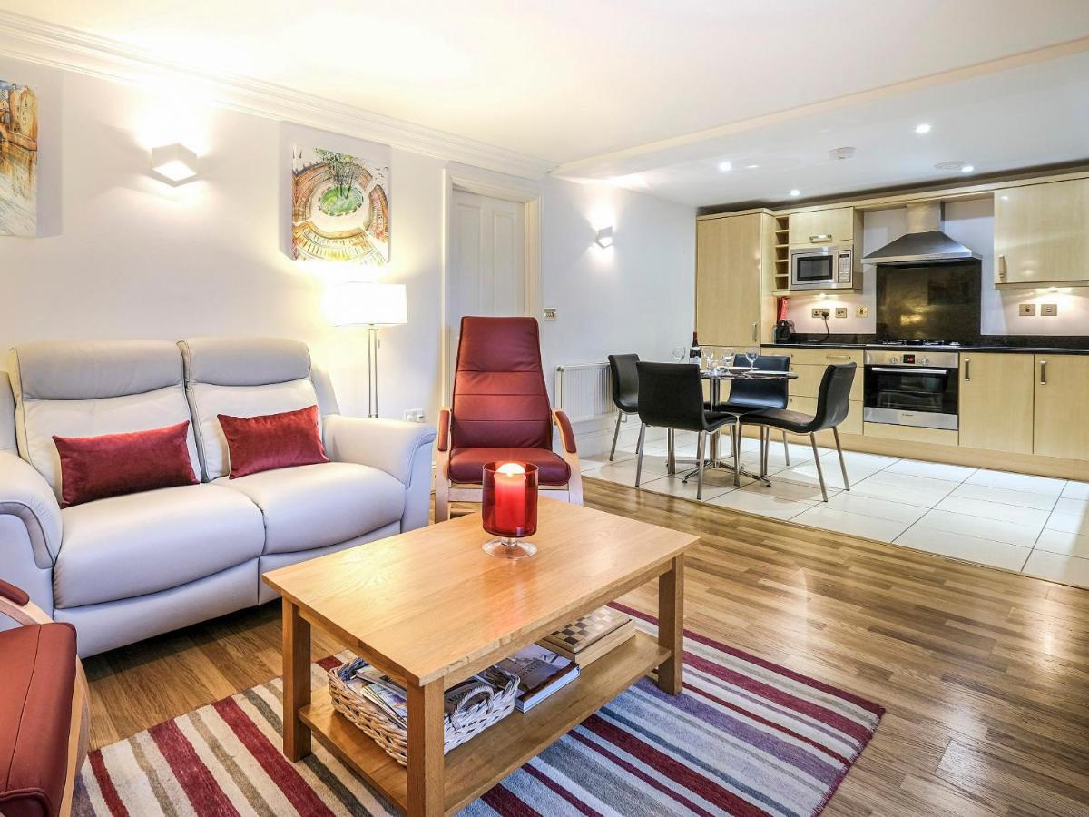 Bathwick Apartment - 2